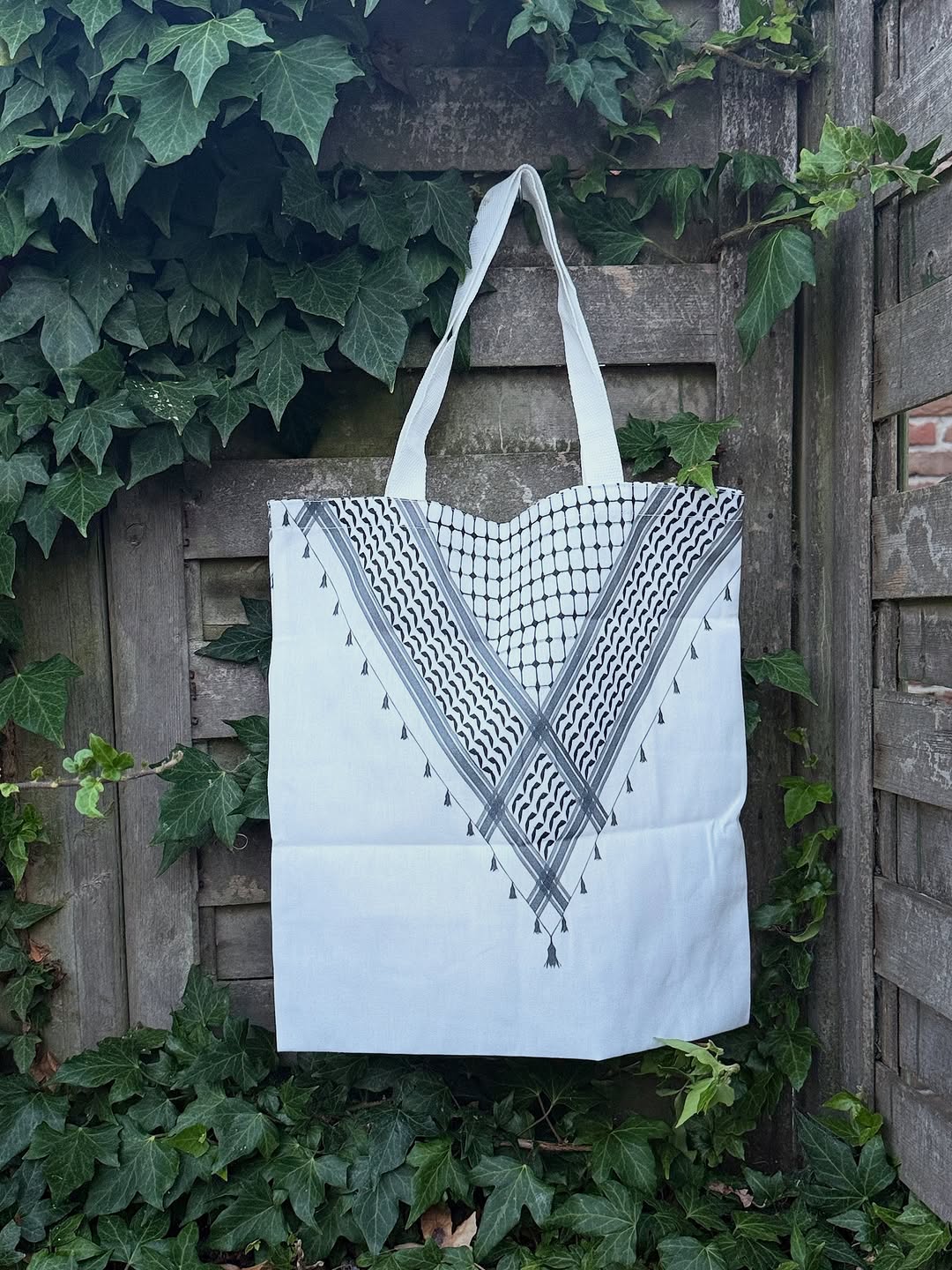 Keffiyeh Pattern V Tote